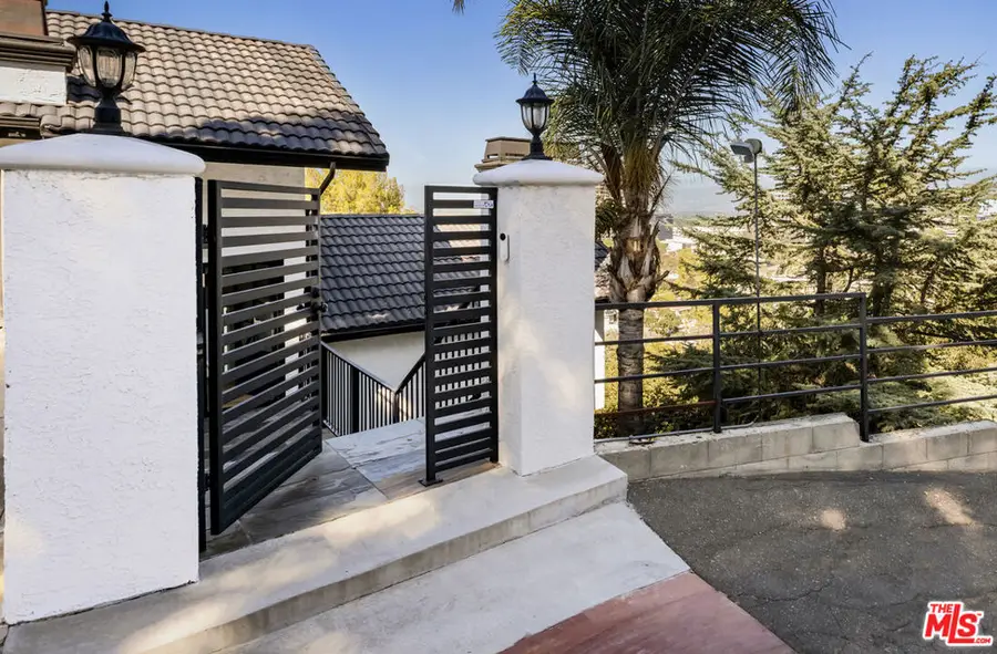 3589 Multiview Drive, Los Angeles, CA 90068 - Image #2