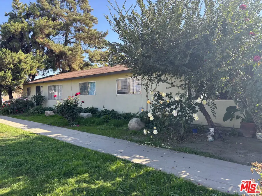 303 W Kern Avenue, Tulare, CA 93274 - Image #2