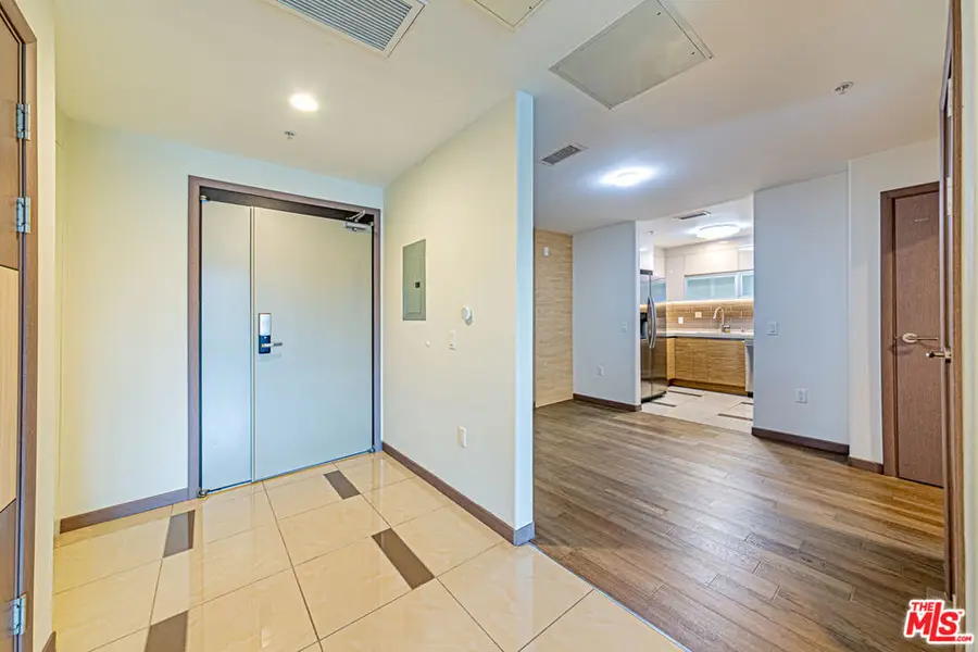 903 S New Hampshire Avenue #303, Los Angeles, CA 90006 - Image #2