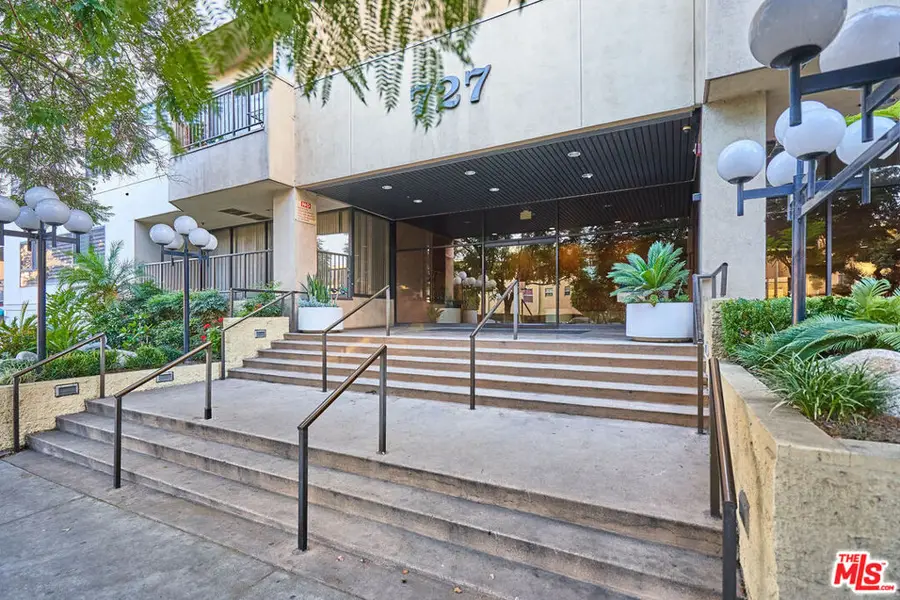 727 S Ardmore Avenue #801, Los Angeles, CA 90005 - Image #2