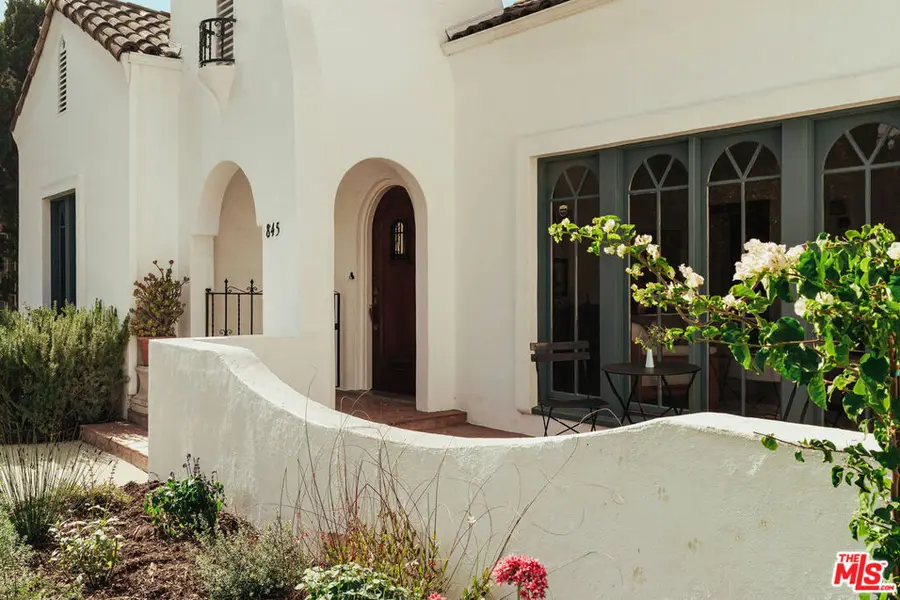 845 S Muirfield Road, Los Angeles, CA 90005 - Image #3