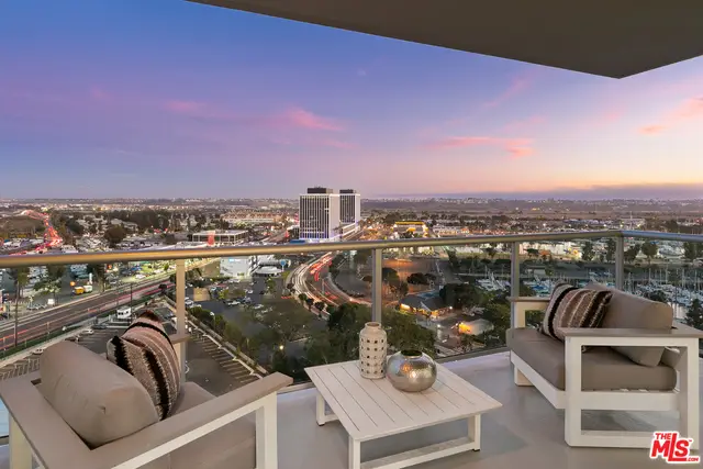 13600 Marina Pointe Drive #1507, Marina Del Rey, CA 90292 - Image #2