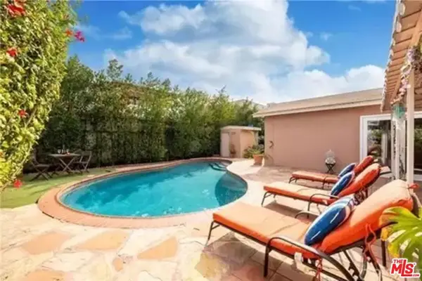 6020 Wilkinson Avenue, North Hollywood, CA 91606