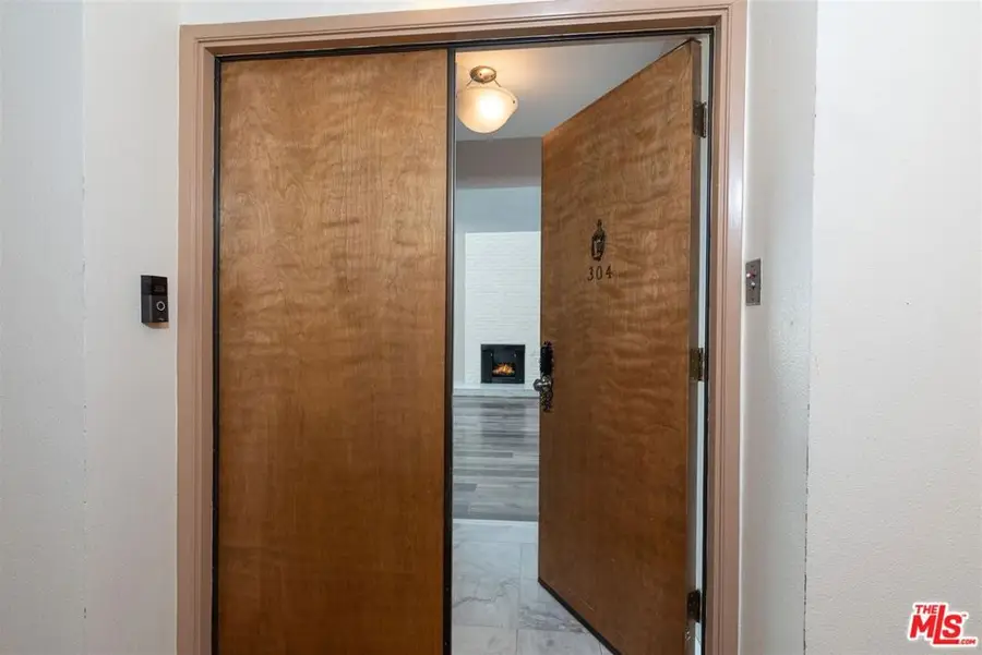 14569 Benefit Street #304, Sherman Oaks, CA 91403 - Image #3