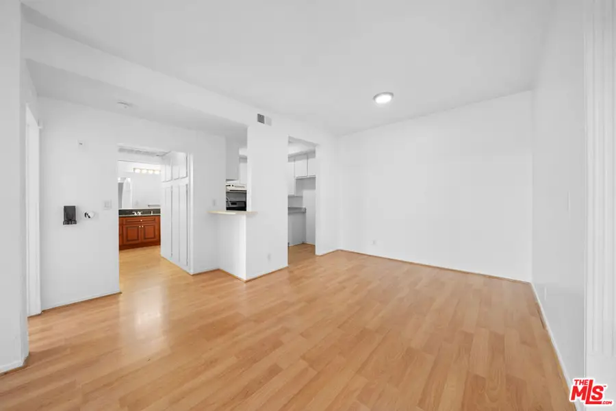 533 S St Andrews Place #203, Los Angeles, CA 90020 - #2