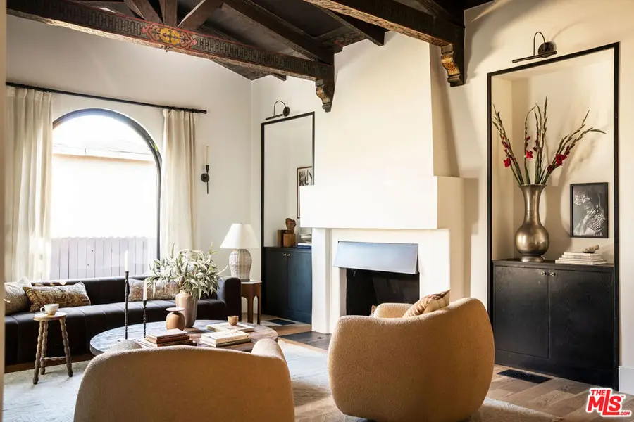 5308 Hillcrest Drive, Los Angeles, CA 90043 - Image #2