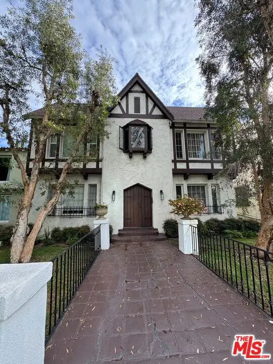 726 S Dunsmuir Avenue, Los Angeles, CA 90036 - Image #2