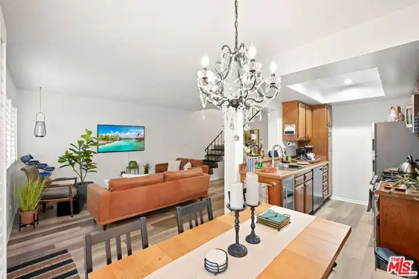 18560 Vanowen Street #15, Reseda, CA 91335