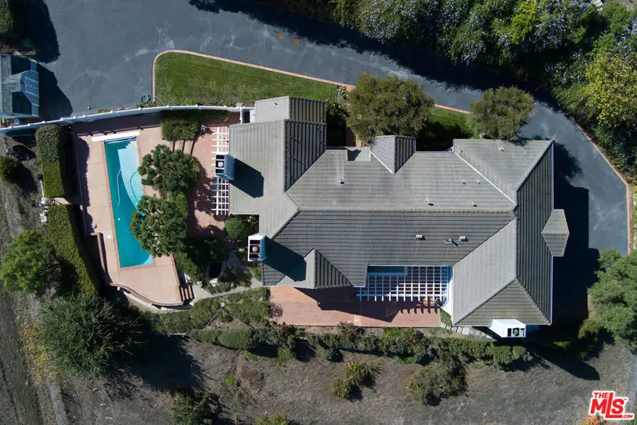 6080 Merritt Drive, Malibu, CA 90265 - #3