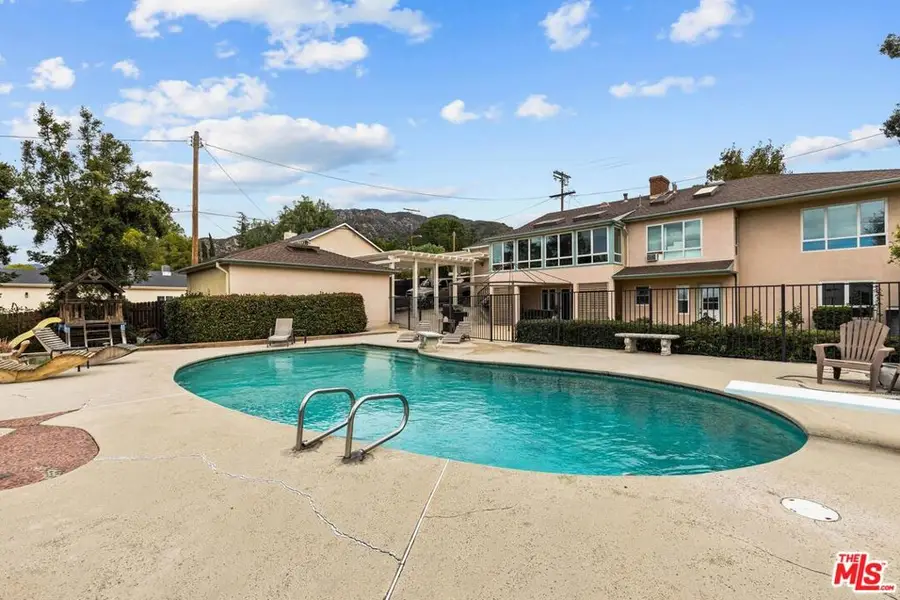 10405 Pinyon Avenue, Tujunga, CA 91042 - Image #3