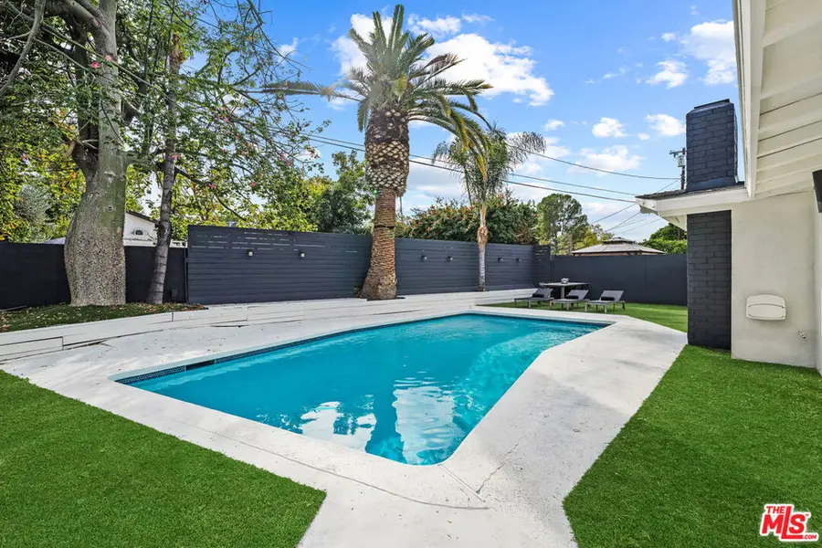 20308 Mobile Street, Winnetka, CA 91306 - Image #2