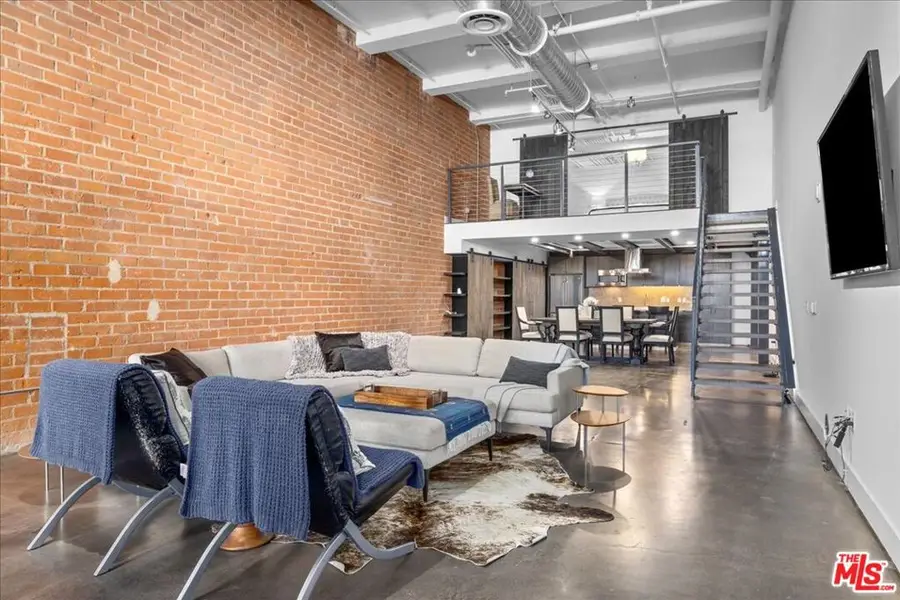 120 S Hewitt Street #6, Los Angeles, CA 90012 - #3