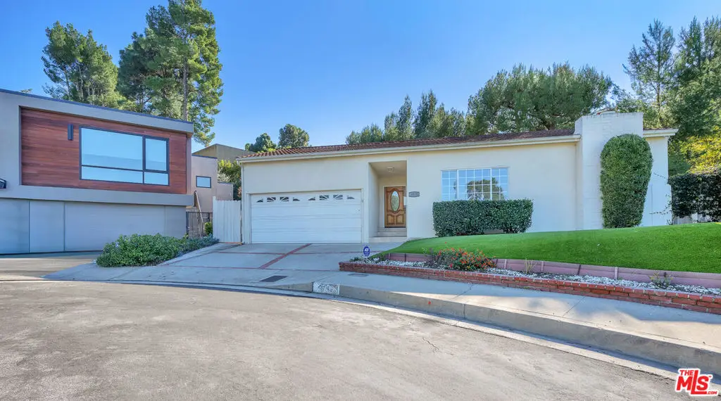 2925 Dona Susana Drive, Studio City, CA 91604 - Image #1