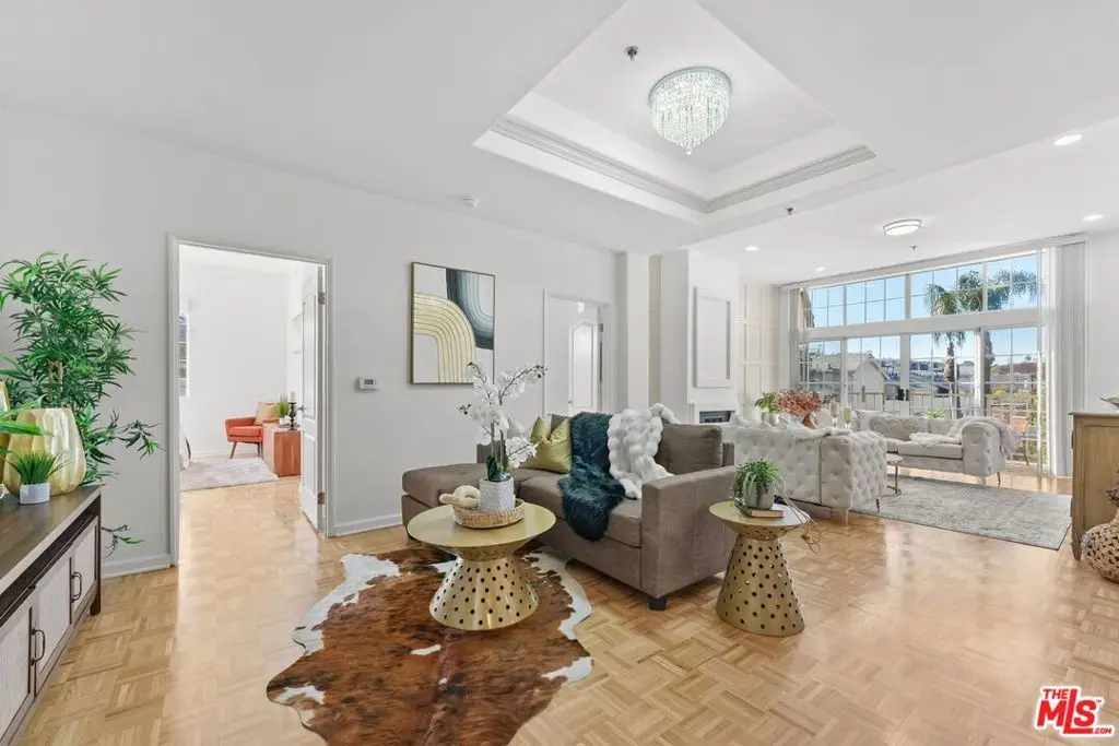 4348 Mammoth Avenue #301, Sherman Oaks, CA 91423 - Image #1