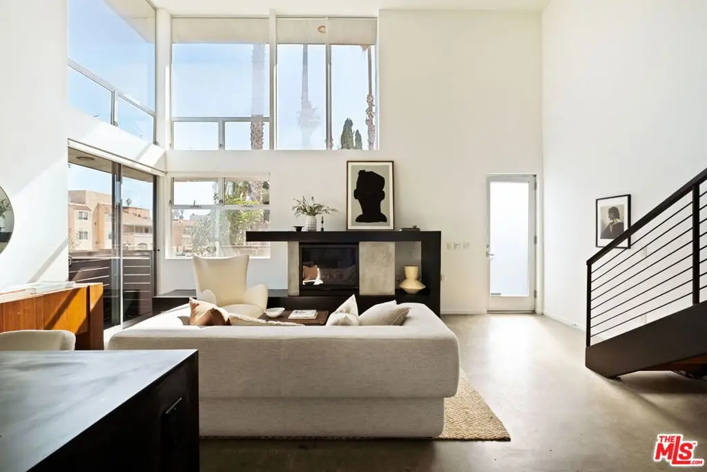 333 S Wilton Place #2, Los Angeles, CA 90020 - Image #1