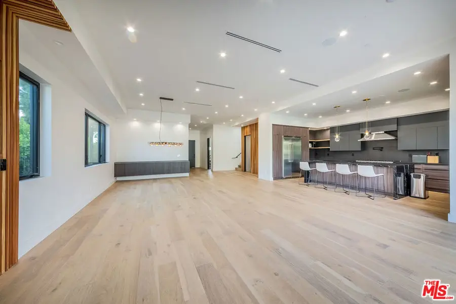 3932 Glencoe Avenue, Venice, CA 90291 - Image #2