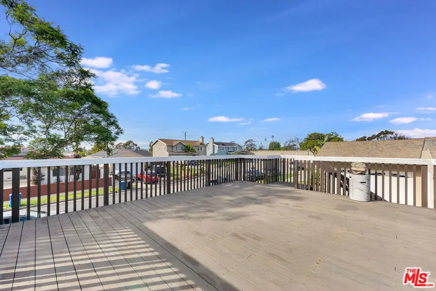 11924 Daleside Avenue, Hawthorne, CA 90250 - Image #3