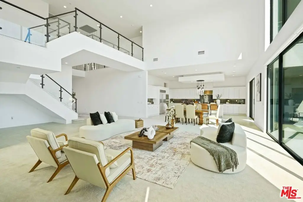 11818 N Hillsborough Lane, Porter Ranch, CA 91326 - Image #1