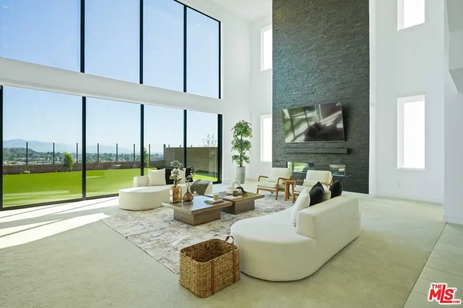 11818 N Hillsborough Lane, Porter Ranch, CA 91326 - Image #2