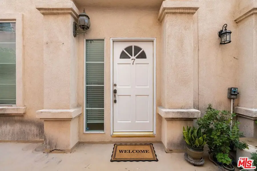 4838 Elmwood Avenue #7, Los Angeles, CA 90004 - Image #2