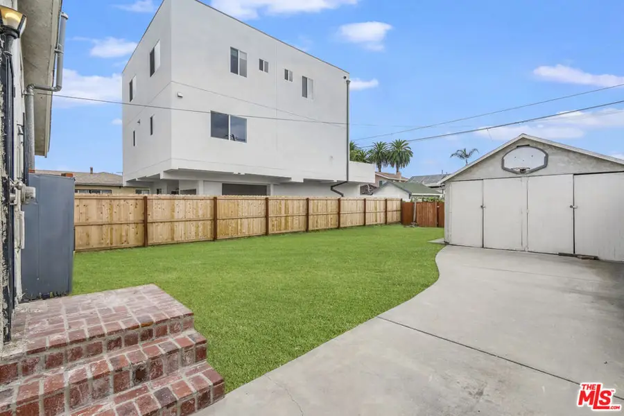 2406 S Cochran Avenue, Los Angeles, CA 90016 - #2