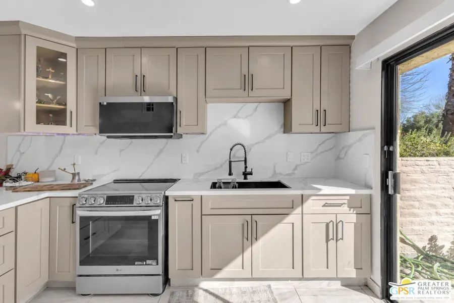 5803 Los Santos Drive #19, Palm Springs, CA 92264 - Image #3