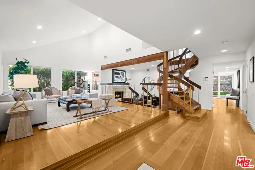 1424 Avenida De Cortez, Pacific Palisades, CA 90272 - Image #1