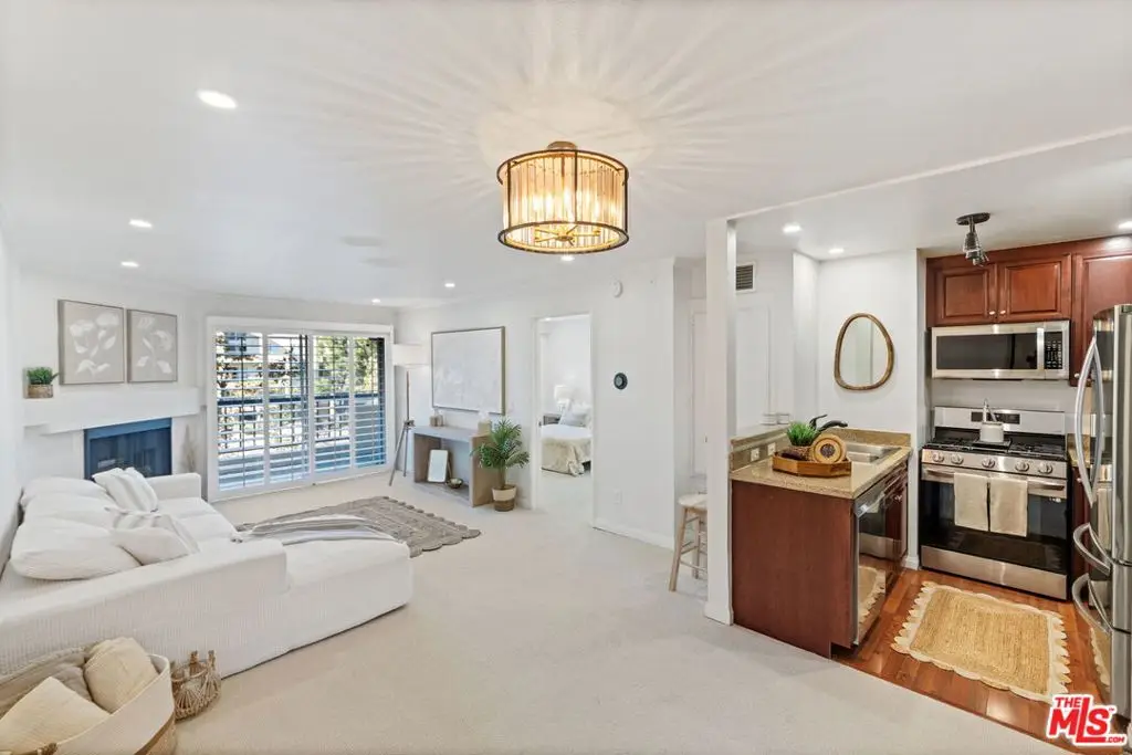 5545 Canoga Avenue #206, Woodland Hills, CA 91367 - Image #1