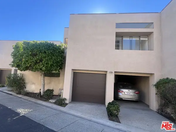 861 N Village Square, Palm Springs, CA 92262