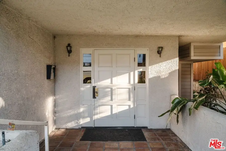 11930 Avon Way #108, Los Angeles, CA 90066 - Image #3