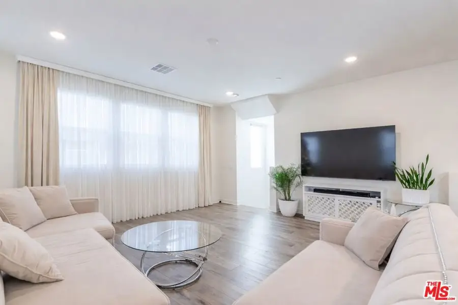12807 N Watt Lane #D, Sylmar, CA 91342 - #2