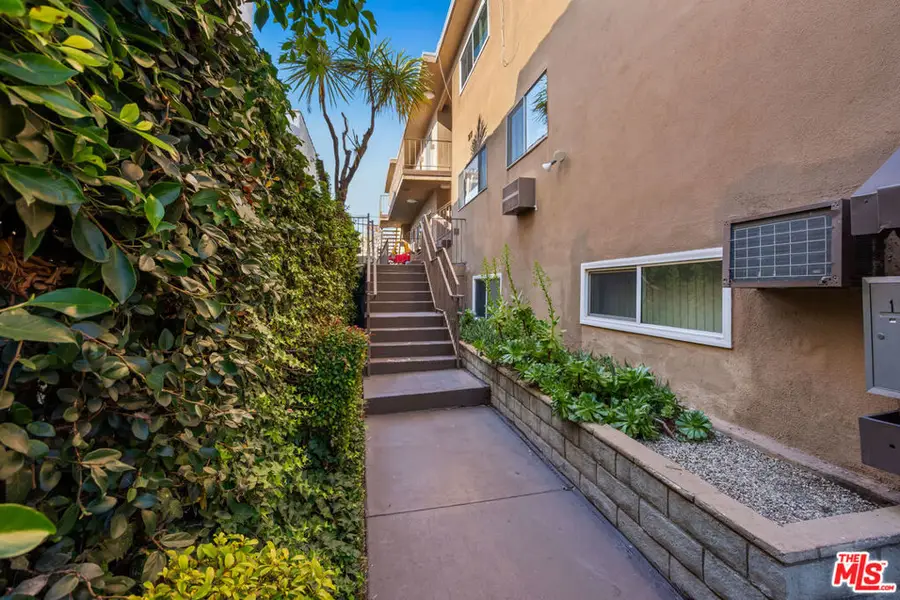 1431 S Holt Avenue, Los Angeles, CA 90035 - Image #3