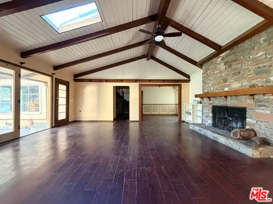 5952 Lubao Avenue, Woodland Hills, CA 91367 - Image #3