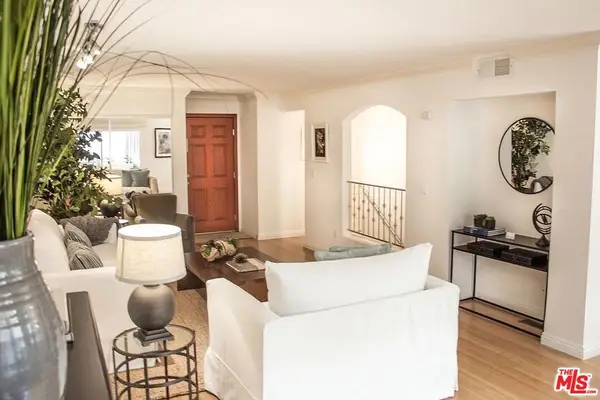 1154 S Barrington Avenue #109, Los Angeles, CA 90049