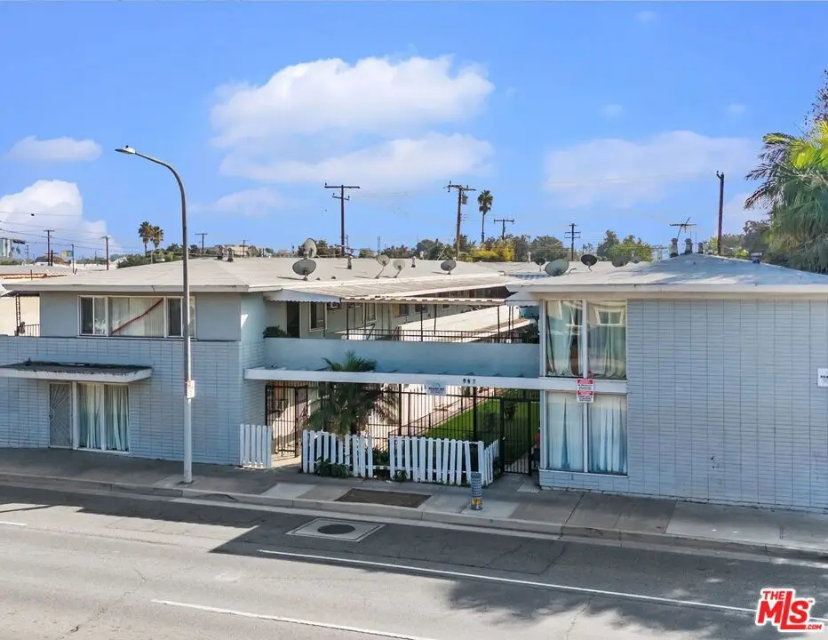 902 E 17th Street, Santa Ana, CA 92701 - #1