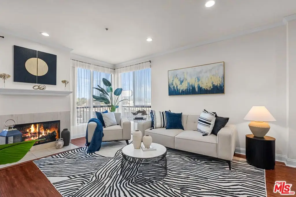 6938 Laurel Canyon Boulevard #302, North Hollywood, CA 91605 - Image #1