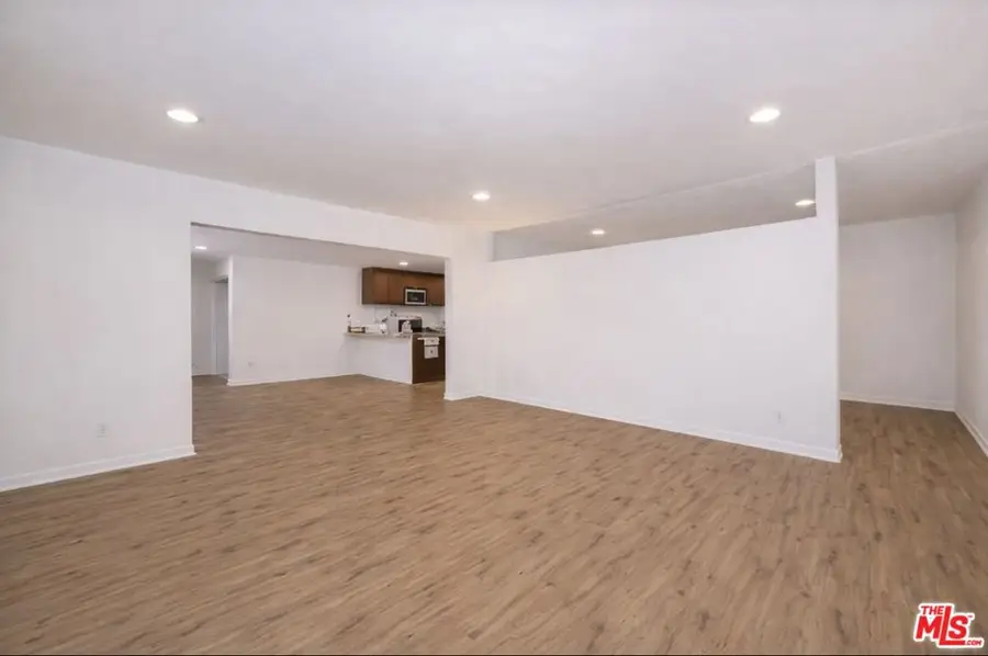 18530 Hatteras Street #130, Tarzana, CA 91356 - #2