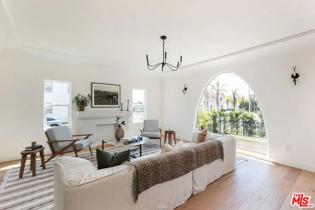 1570 S Hayworth Avenue, Los Angeles, CA 90035 - #1