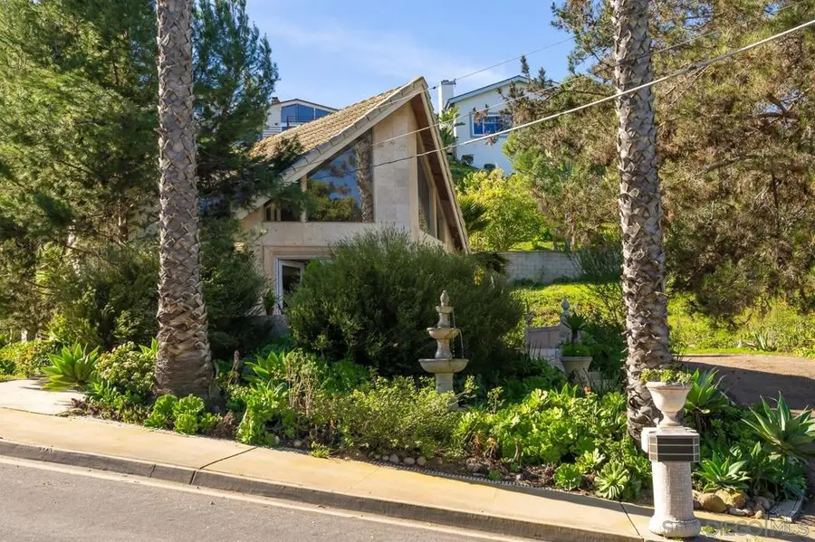 5628 Desert View Drive, La Jolla, CA 92037 - Image #2