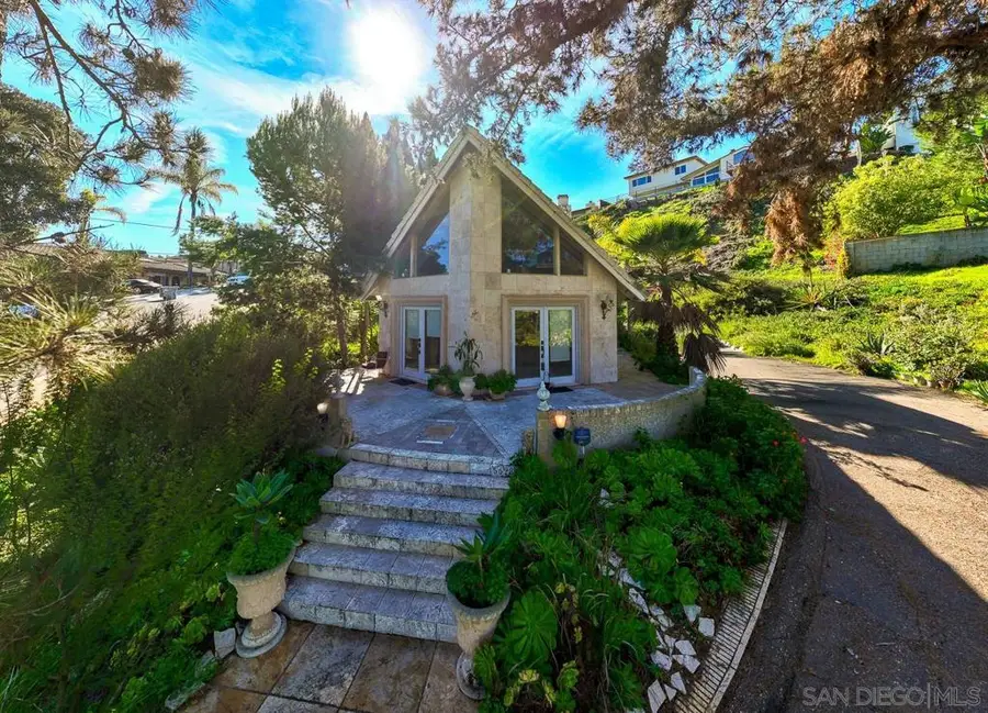 5628 Desert View Drive, La Jolla, CA 92037 - Image #3