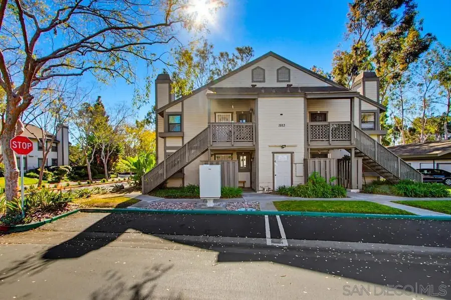 1953 Wellington Lane #5, Vista, CA 92081 - Image #2