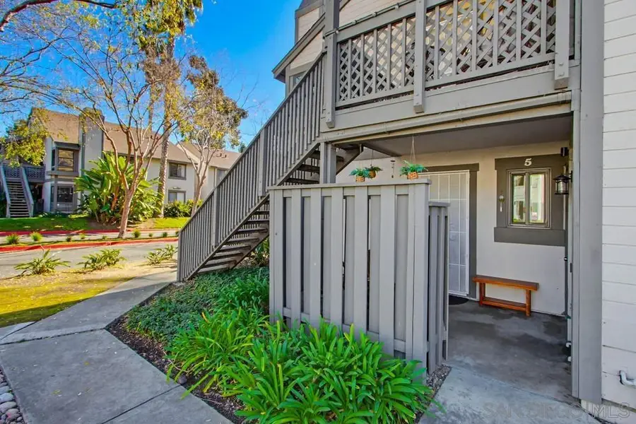 1953 Wellington Lane #5, Vista, CA 92081 - Image #3