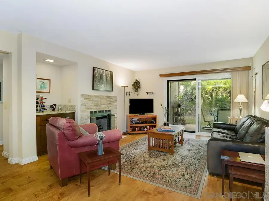 7301 Calle De Fuentes, Carlsbad, CA 92009 - Image #3