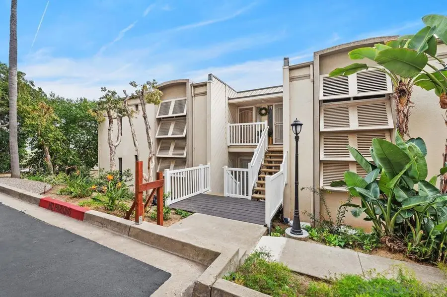 4013 Crown Point Dr #2, San Diego, CA 92109 - Image #3