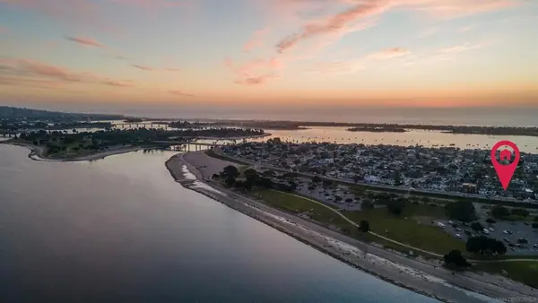 3634 Crown Point Dr, San Diego, CA 92109