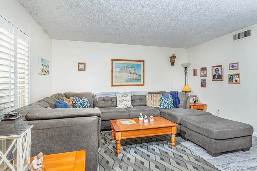 3433 Fairlomas Rd, National City, CA 91950 - #3