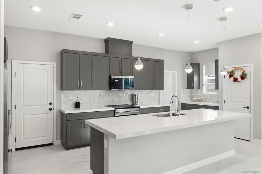 12124 Riley Ln, San Diego, CA 92128 - Image #3