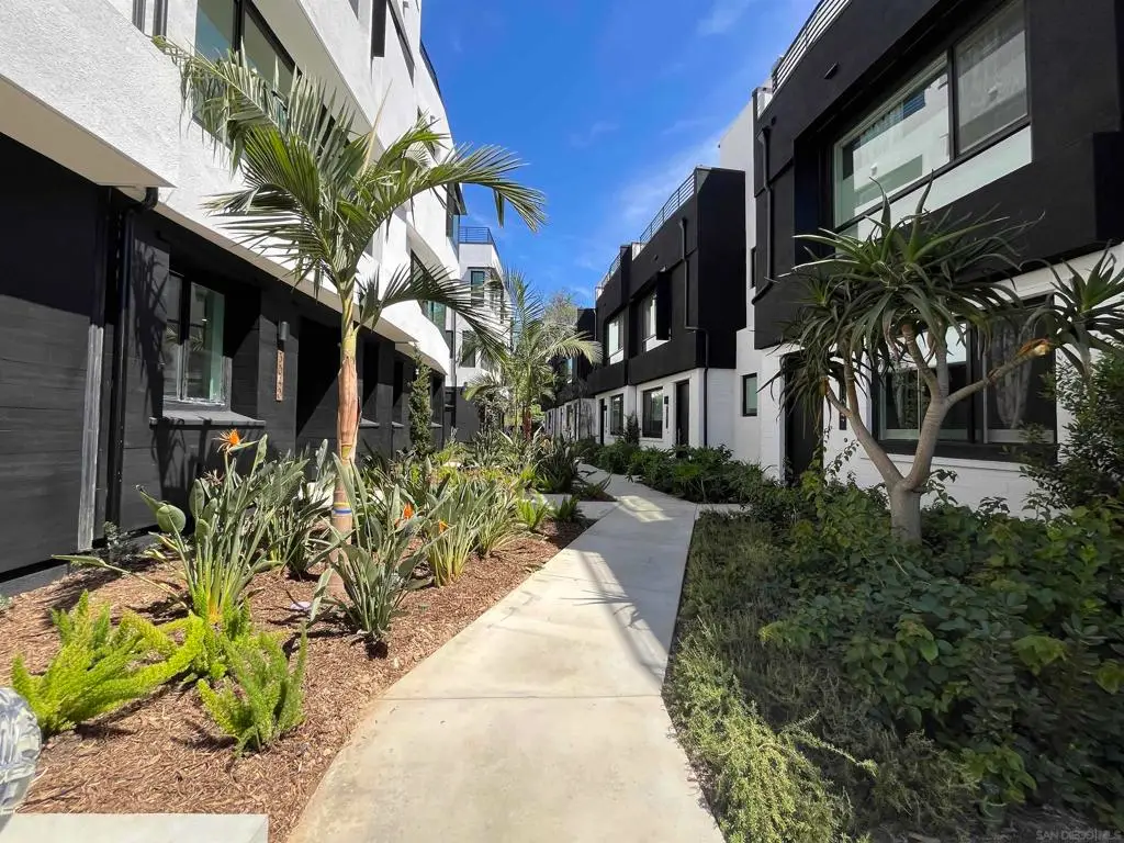 3868 N Riley Ln, Los Angeles, CA 90065 - #1