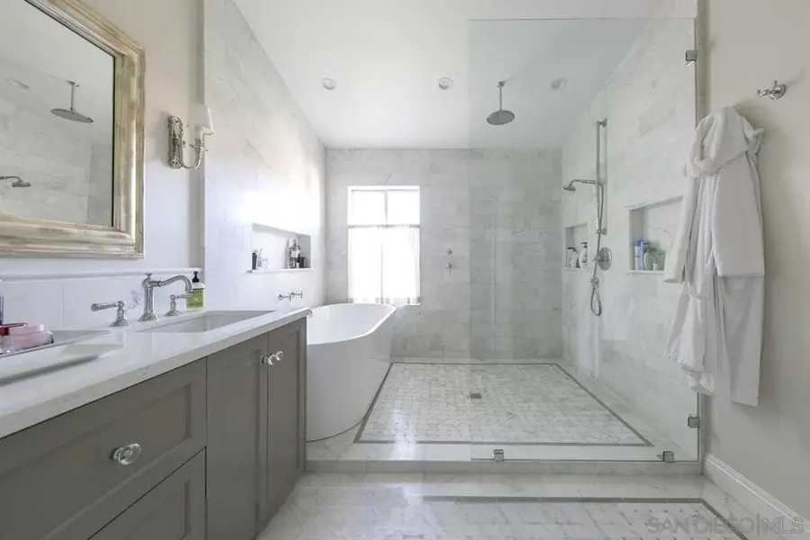 Address Withheld By Seller, San Diego, CA 92122 - Image #3