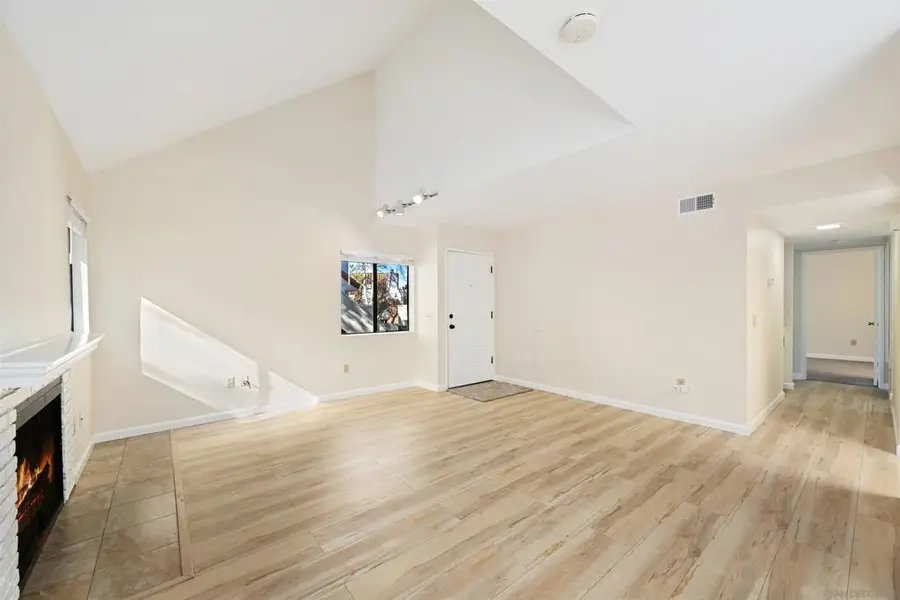 317 N Melrose Dr #G, Vista, CA 92083 - Image #2